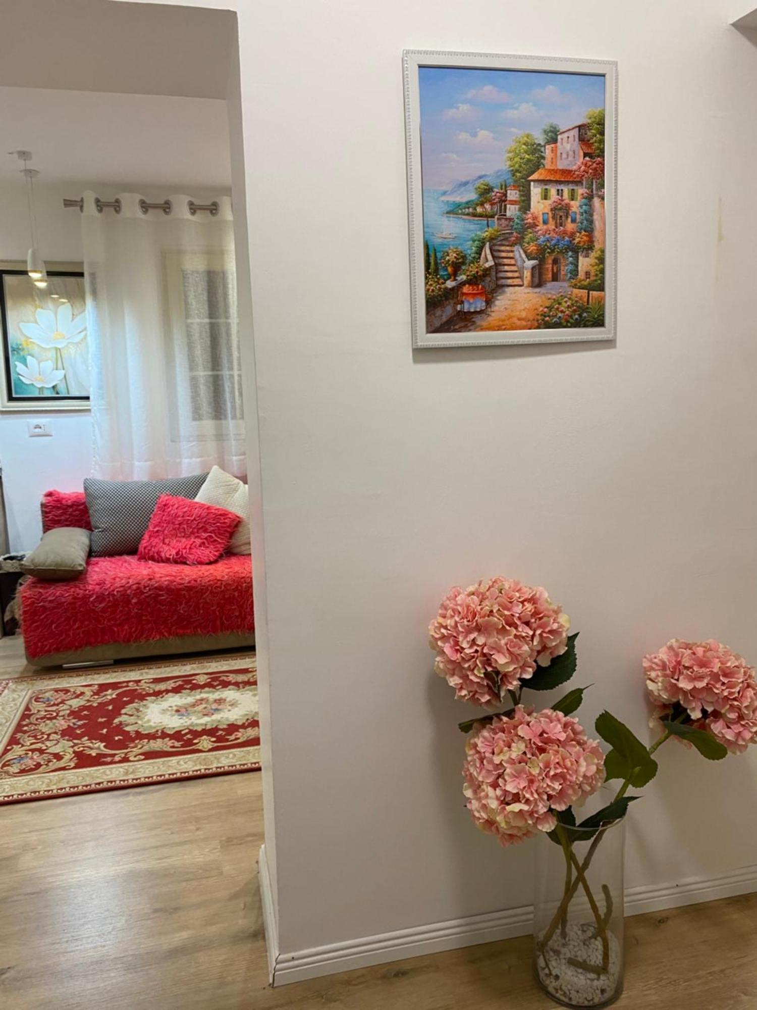 Central Welcoming Apartment In Tirana Exterior photo
